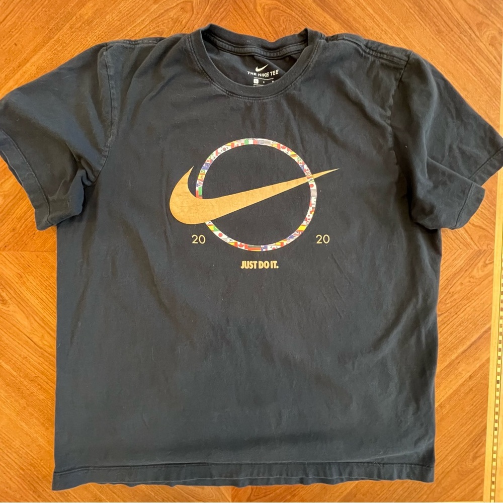 Nike Shirt Mens L Black Gold Swoosh 2020 Olympics World Cup Flags Just Do It